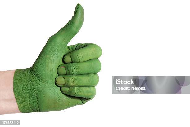 Verde Mano Mostrando Pulgar Arriba Foto de stock y más banco de imágenes de Acuerdo - Acuerdo, Alegría, Conservación del ambiente