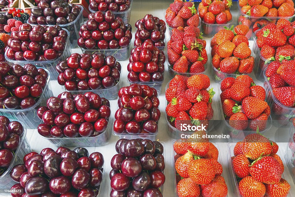 Kirsche und Erdbeere fruitbowles - Lizenzfrei Beere - Obst Stock-Foto