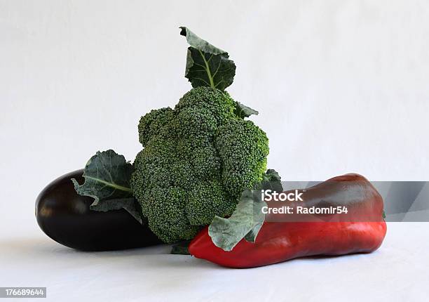 Verduras De 41 Foto de stock y más banco de imágenes de Ajo - Ajo, Alimento, Berenjena - Vegetal