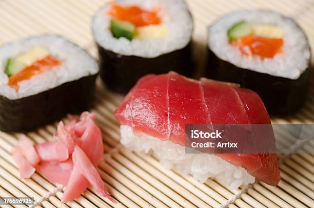 Japońskie Sushi - zdjęcia stockowe i więcej obrazów Azja - Azja, Bez ludzi, Czerwony