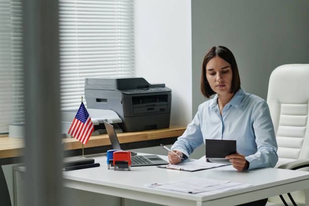 istock Specialist making visa for tourists 1766979471