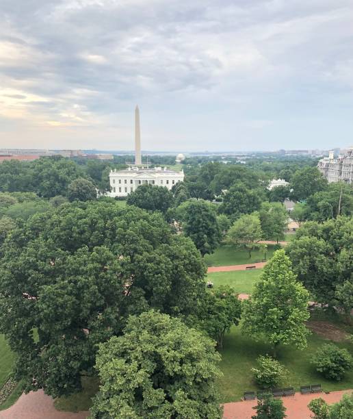 istock White House and Washington Monument, Washington, DC 1766979573
