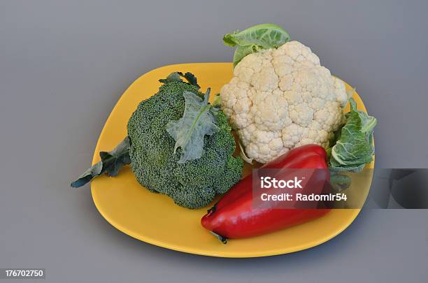 Verduras Foto de stock y más banco de imágenes de Ajo - Ajo, Alimento, Berenjena - Vegetal