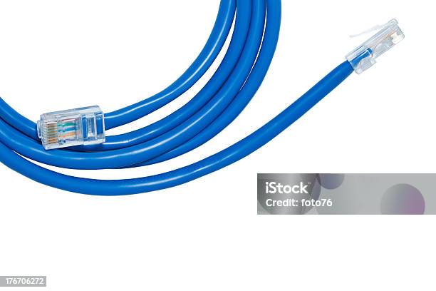 Photo libre de droit de Un Câble Ethernet banque d'images et plus d'images libres de droit de Blanc - Blanc, Bleu, Connexion