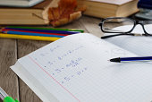 die-lehrbuch-mit-stift.jpg?b=1&s=170x170&k=20&c=WhtJrvSv6RFhFwUkX6Q_-8Sb4bQ9PCKq66RSFOnX1Co=