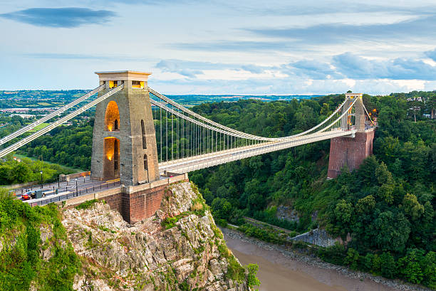 clifton suspension bridge, rzeka avon, bristol, anglia - bristol england bridge clifton suspension bridge suspension bridge zdjęcia i obrazy z banku zdjęć