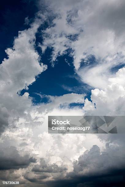 Wolken Stockfoto und mehr Bilder von Bedeckter Himmel - Bedeckter Himmel, Blau, Cumulus