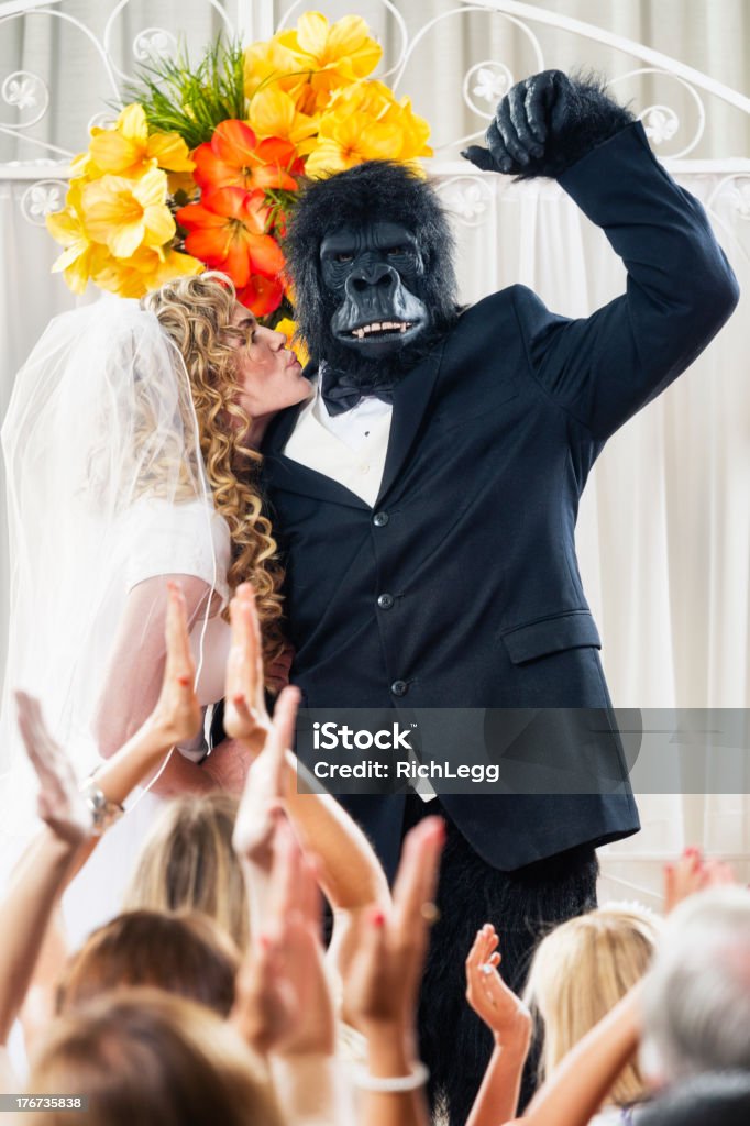 Gorilla di matrimonio - Foto stock royalty-free di Abbigliamento formale