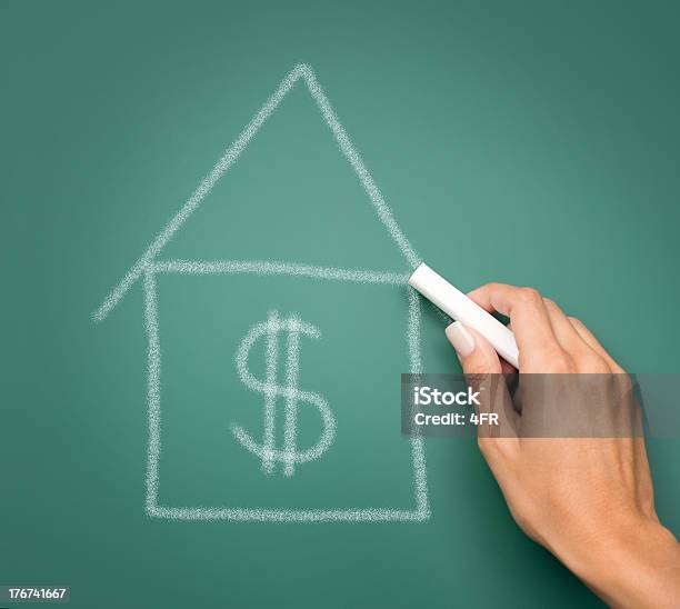 Foto de Uma Casa De Desenho À Mão Símbolo Do Dólar e mais fotos de stock de Adulto - Adulto, Aprender, Branco