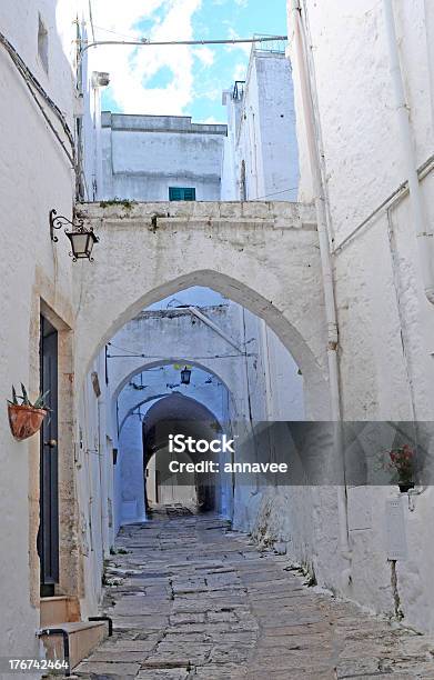 Ostuni - Fotografias de stock e mais imagens de Aldeia - Aldeia, Antigo, Antiguidade