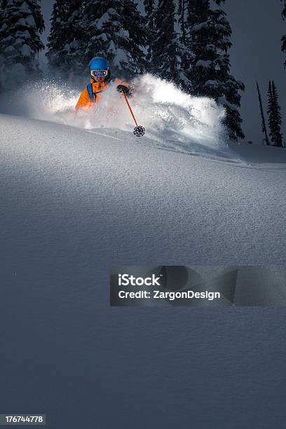 Pó De Esqui - Fotografias de stock e mais imagens de Ao Ar Livre - Ao Ar Livre, Canadá, Capacete