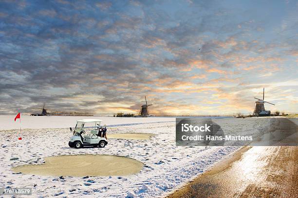 Surrealistic Snowed Vista De Um Campo De Golfe No Inverno - Fotografias de stock e mais imagens de Inverno