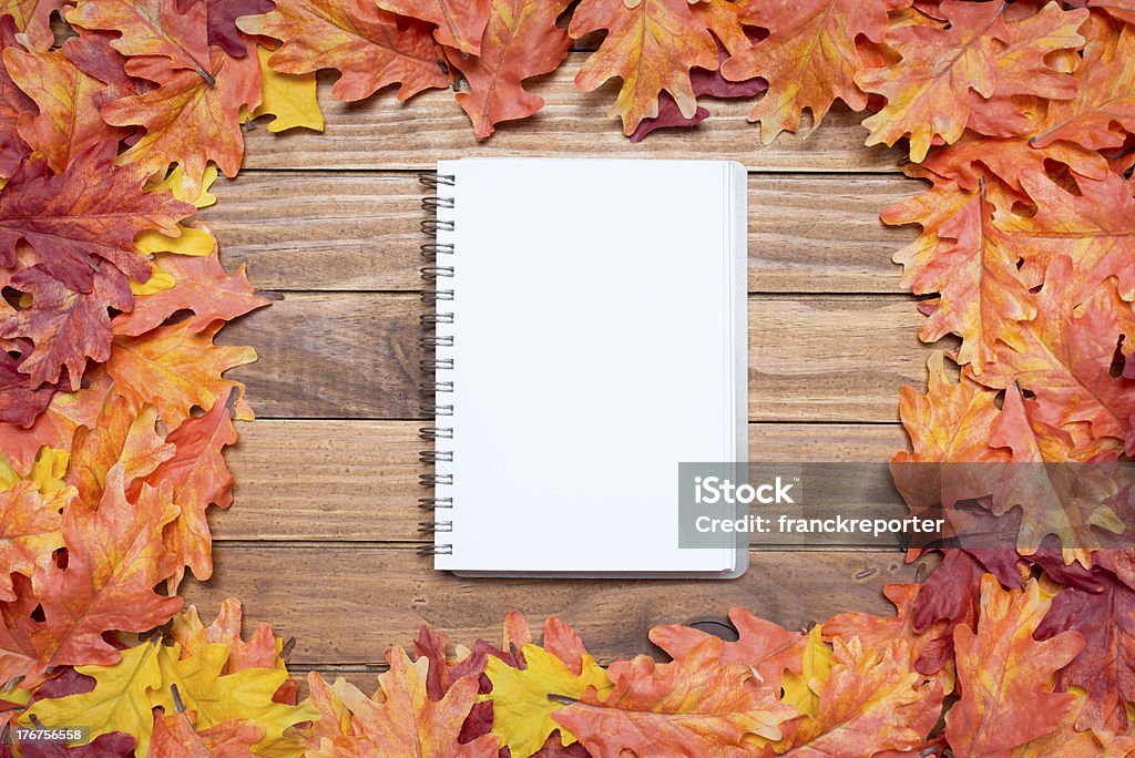 Fond de feuilles d'automne - Photo de Automne libre de droits