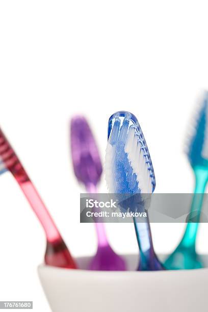 Zahnbürsten In Holder Stockfoto und mehr Bilder von Behälter - Behälter, Bildschärfe, Blau