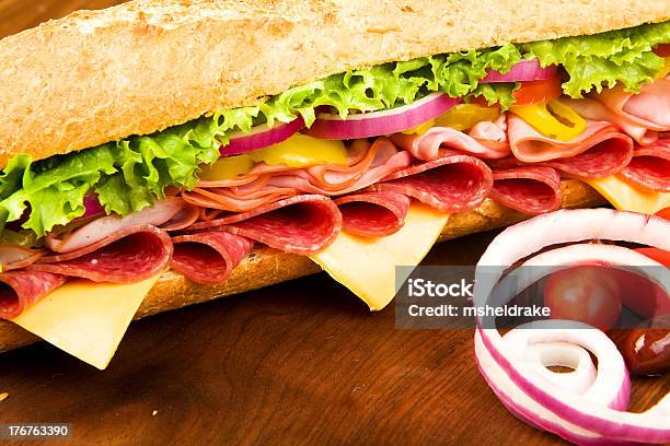 Sandwich Z Bagietki - zdjęcia stockowe i więcej obrazów Sandwich z bagietki - Sandwich z bagietki, Łódź podwodna, Długi