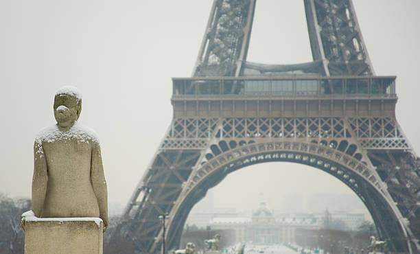 istock Rare snowy day in Paris 176764016