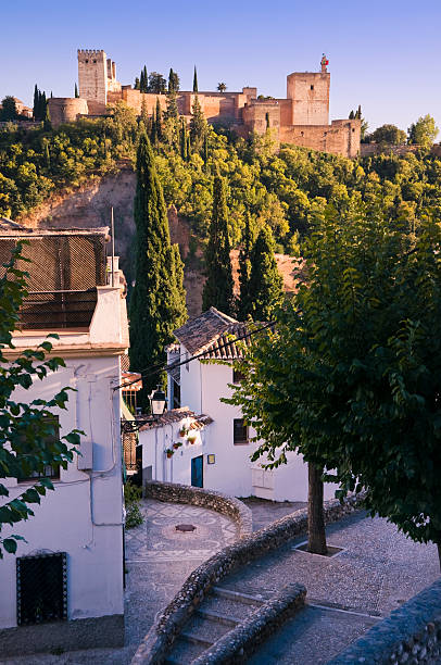 albaicin e alhambra - landmarks roof staircase landscape - fotografias e filmes do acervo