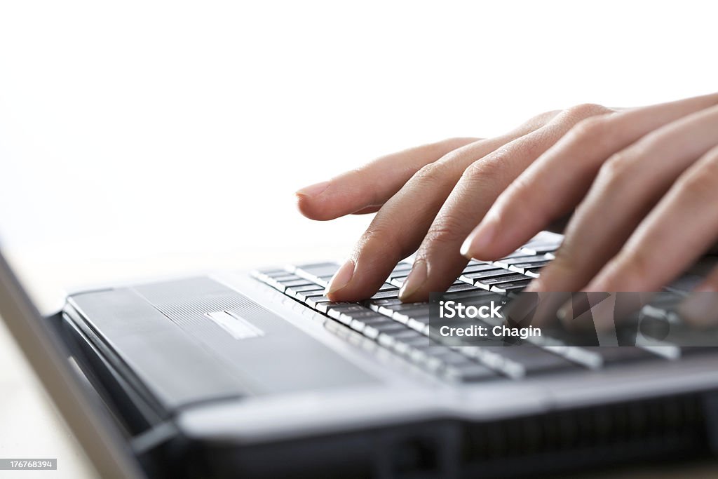 Mão sobre o teclado - Royalty-free Arranjar Foto de stock