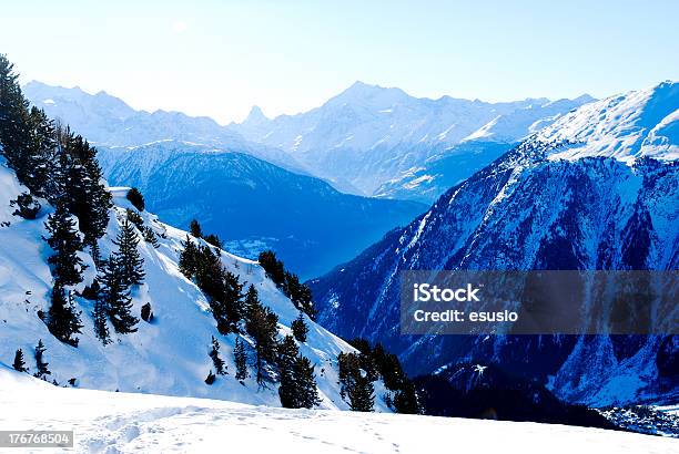 Fundo Da Montanha Alpes - Fotografias de stock e mais imagens de Alpes Europeus - Alpes Europeus, Alpes suíços, Anoitecer