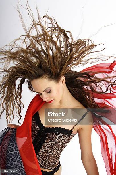 Hairdance - zdjęcia stockowe i więcej obrazów Akcesorium osobiste - Akcesorium osobiste, Bielizna damska, Brązowe włosy