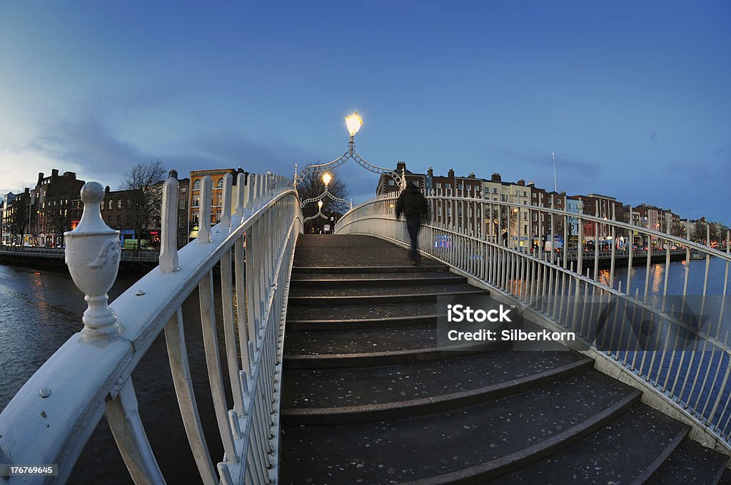 Мост Полпенни в Дублине - Стоковые фото Дублин - Республика Ирландия роялти-фри