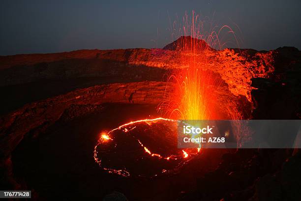 Vulcano In Eruzione Erta Ale - Fotografie stock e altre immagini di Vulcano - Vulcano, Africa, Africa orientale