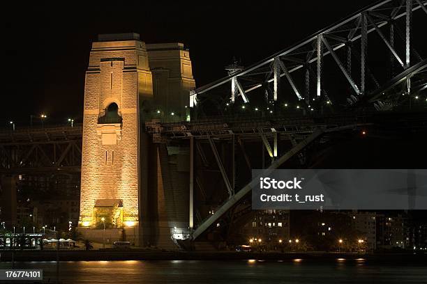 Сиднейский Харбор Бридж Опора — стоковые фотографии и другие картинки Большой - Большой, Ночь, Передавать