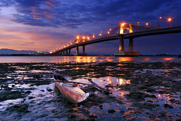 The bridge is Marcelo Fernan bridge found in Cebu City Philippines connecting Cebu and Mactan.