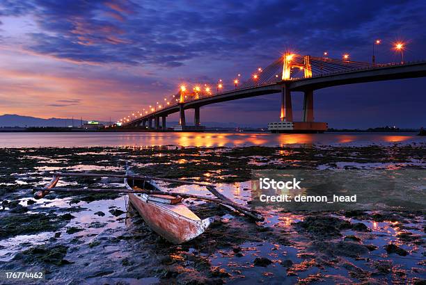 Foto de Com Vista Para Um Barco Mactan Bridge 2 e mais fotos de stock de Cebu - Cebu, Filipinas, Ponte