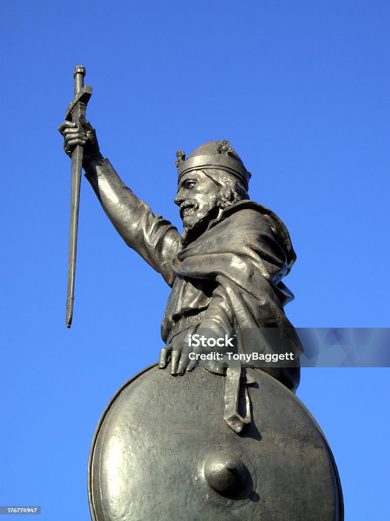 Alfredo il grande s Statua di Winchester - Foto stock royalty-free di Alfredo il Grande