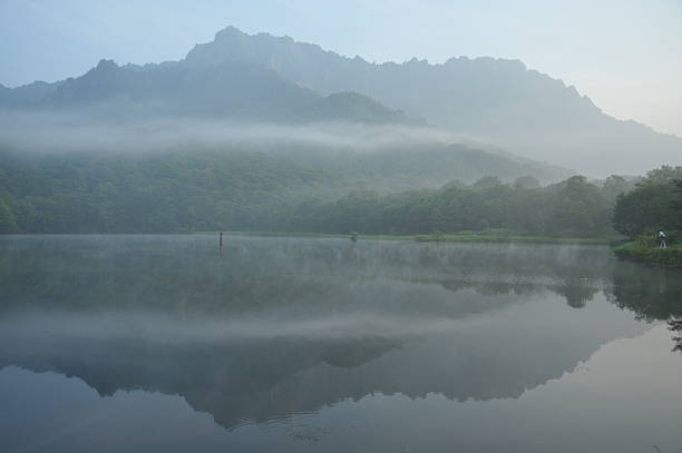 istock Morning of mirror pond 176774993