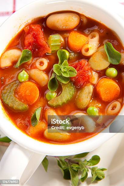 Foto de Sopa Minestrone e mais fotos de stock de Aipo - Aipo, Alimentação Saudável, Antepasto