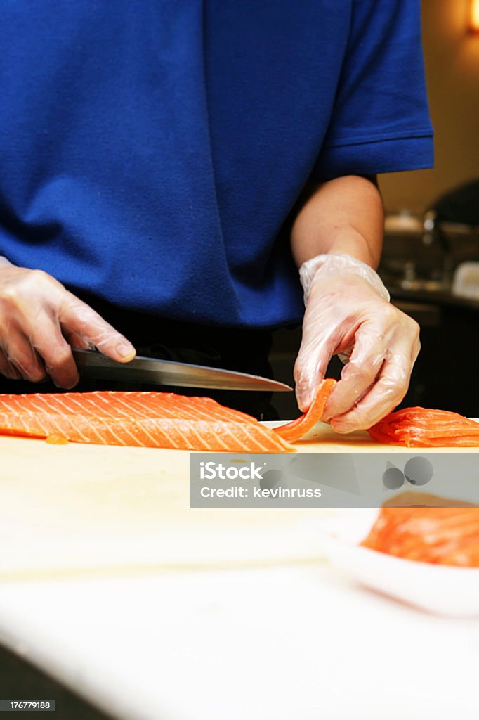 Jovem de peixe para Sushi - Foto de stock de Chef de cozinha royalty-free