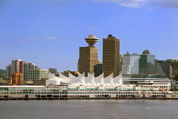 Vista de los edificios de la ciudad de Vancouver, Canadá, lugar del puerto - foto de stock