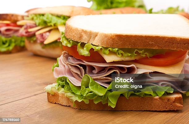 Gruppe Von Köstlichen Sandwiches Stockfoto und mehr Bilder von Querschnitt - Querschnitt, Kälte, Sandwich