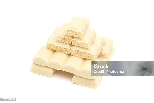 Pirâmide De Chocolate Branco Poroso - Fotografias de stock e mais imagens de Chocolate Branco - Chocolate Branco, Fatia, Parte de