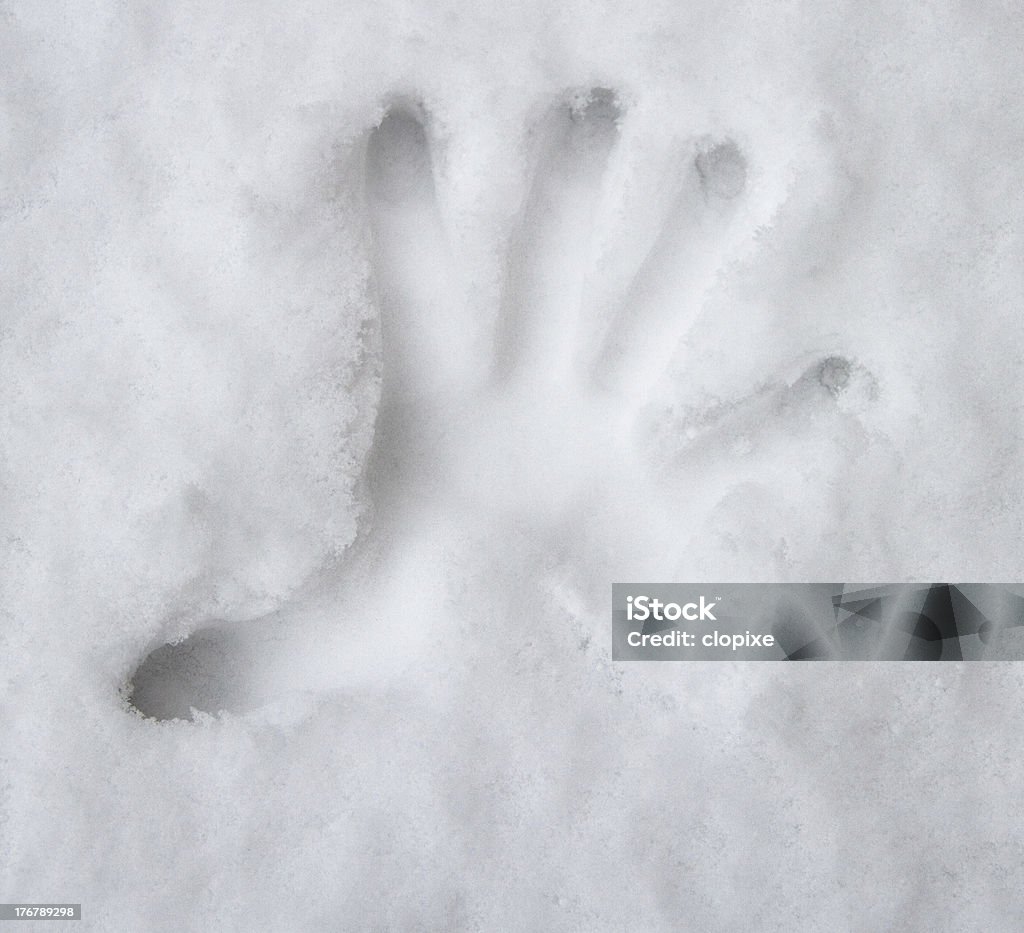 Main dans la neige - Photo de Doigt humain libre de droits