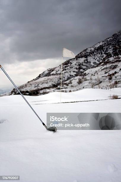 Пакет Winter Golf — стоковые фотографии и другие картинки Golf Swing - Golf Swing, Вертикальный, Время года