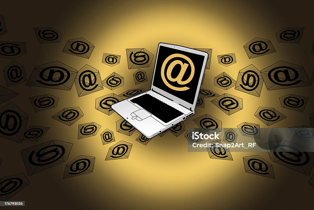 3 D mensagens de E-Mail de ouro voando para Laptop - Foto de stock de Aberto royalty-free