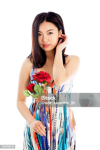 Foto de Asiática Jovem Mulher Usando Vestido De Verão Isolado Fundo Branco e mais fotos de stock de 20 Anos