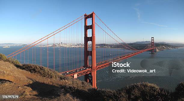 Golden Gate Bridge E San Francisco - Fotografie stock e altre immagini di Acciaio - Acciaio, Ambientazione esterna, Amore a prima vista