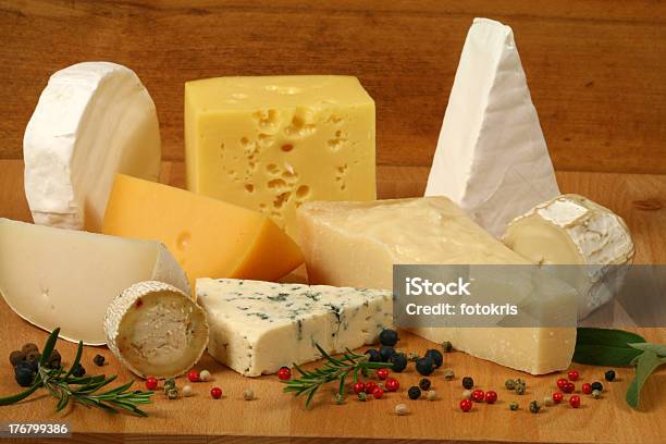 Composición De Queso Foto de stock y más banco de imágenes de Alimento - Alimento, Amarillo - Color, Azul