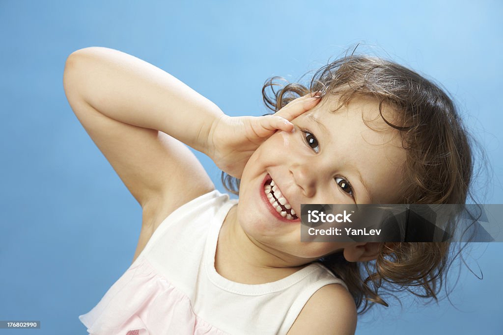 Divertido Retrato de niña hermosa - Foto de stock de Alegre libre de derechos