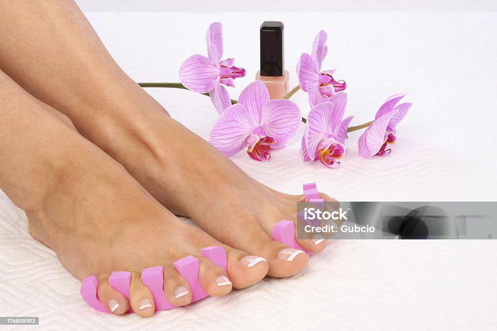 Schönheitsbehandlung Foto von Nizza pedicured Füße - Lizenzfrei Einzelne Blume Stock-Foto