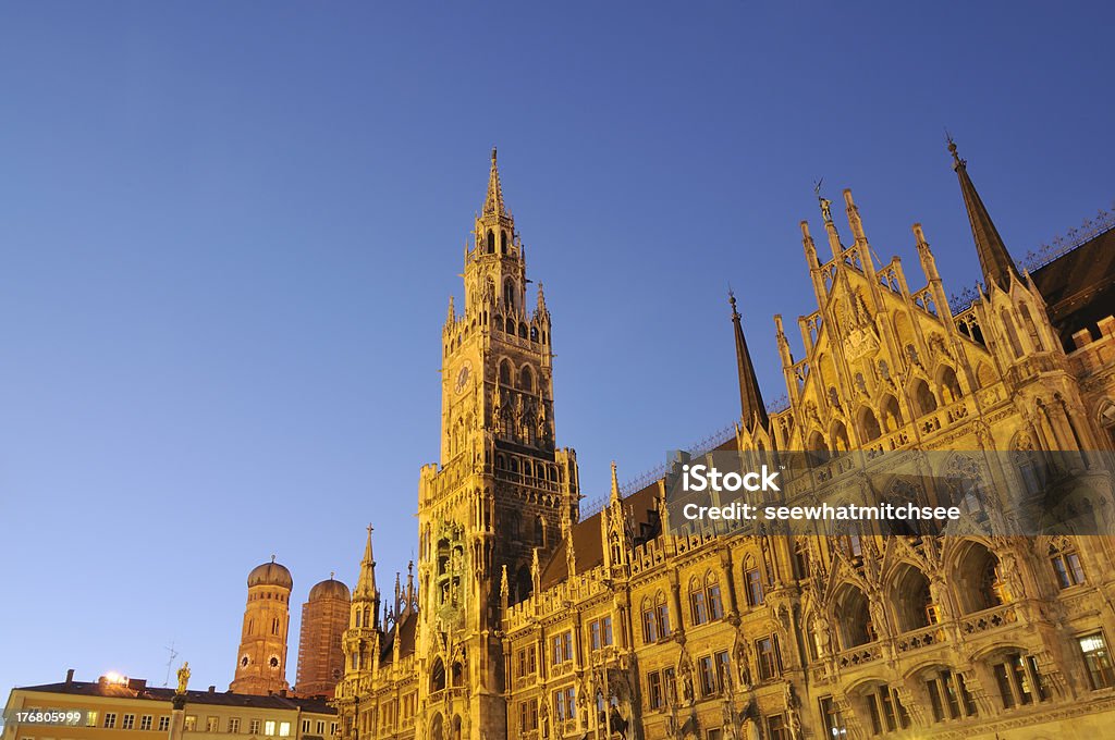 Munich City Hall - Lizenzfrei Abenddämmerung Stock-Foto