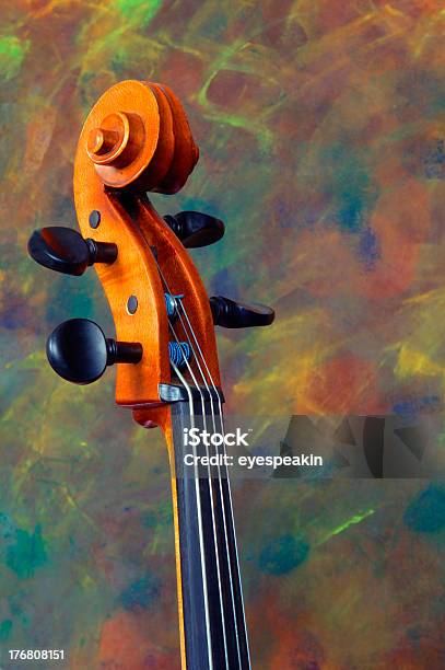 Violonchelo Foto de stock y más banco de imágenes de Arte - Arte, Arte cultura y espectáculos, Arte y artesanía