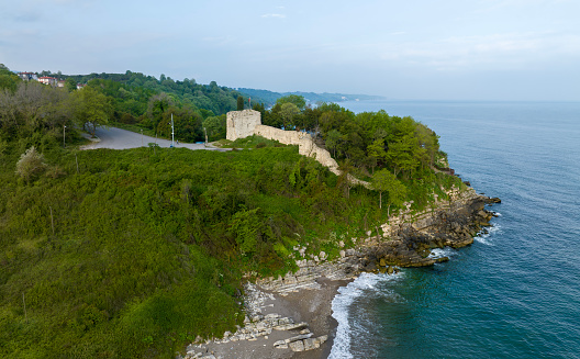 The Ceneviz Castle was built on a cliff located between two bays, 2.5 kilometers west of Düzce Akçakoca District in turkey.