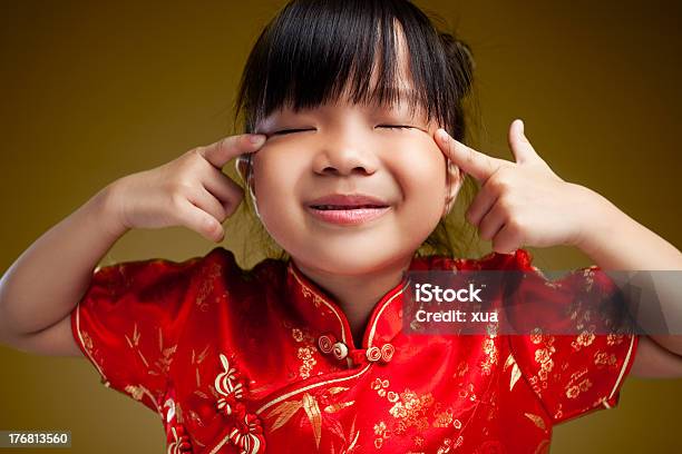 中国のお子様 - 4歳から5歳のストックフォトや画像を多数ご用意 - 4歳から5歳, いたずら, からかう