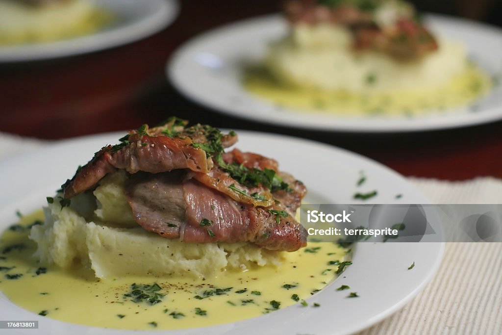 Los escalopines de ternera, paisaje con espacio de diseño - Foto de stock de Escalope de ternera libre de derechos