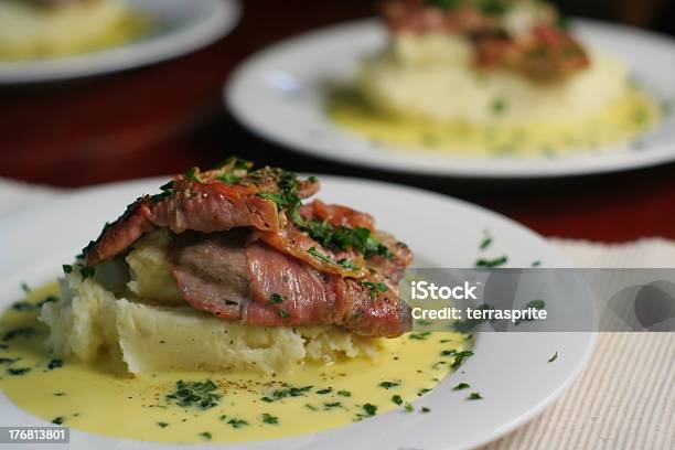 Los Escalopines De Ternera Paisaje Con Espacio De Diseño Foto de stock y más banco de imágenes de Escalope de ternera